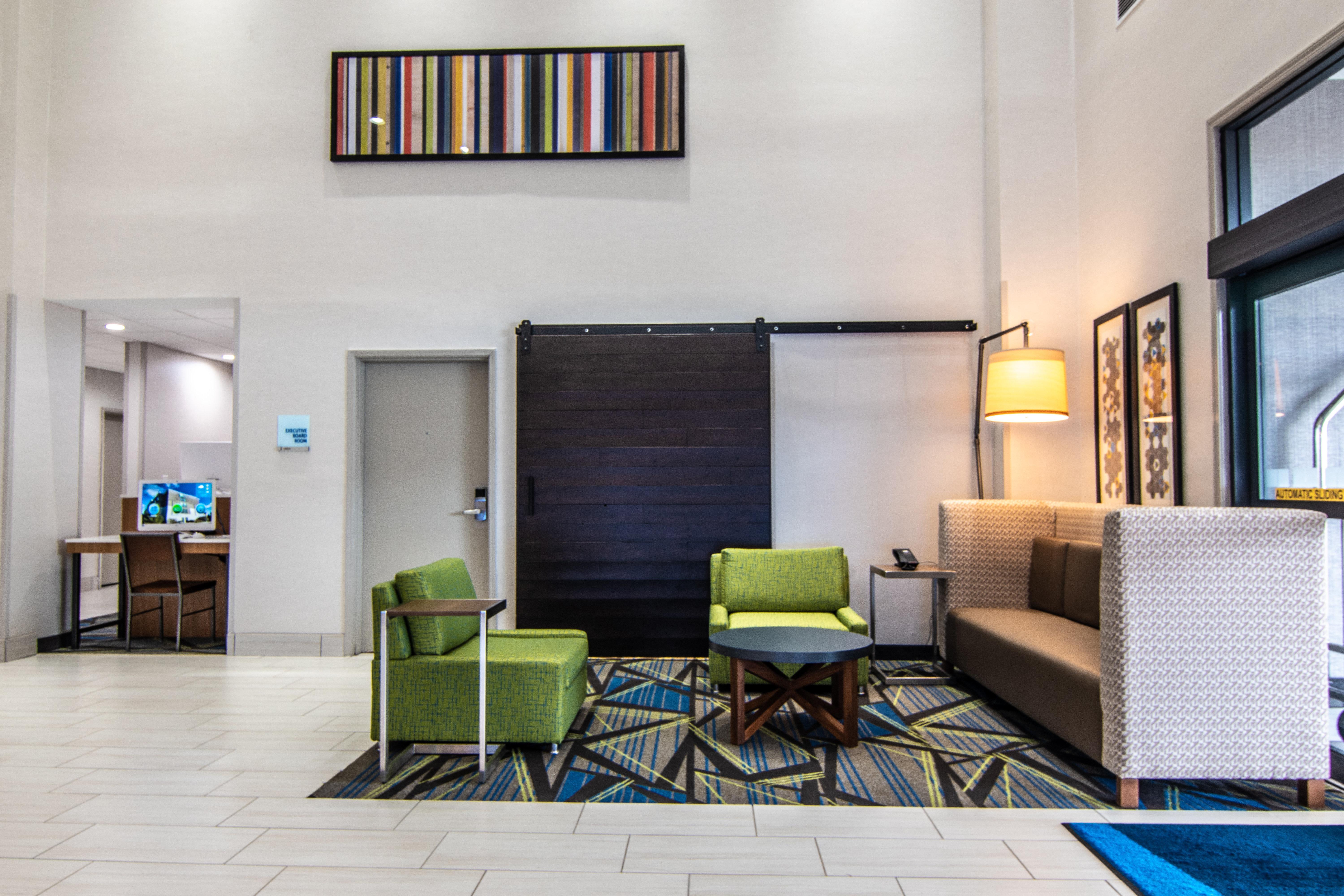 Express & - Northwest By Ihg Hotel Indianapolis